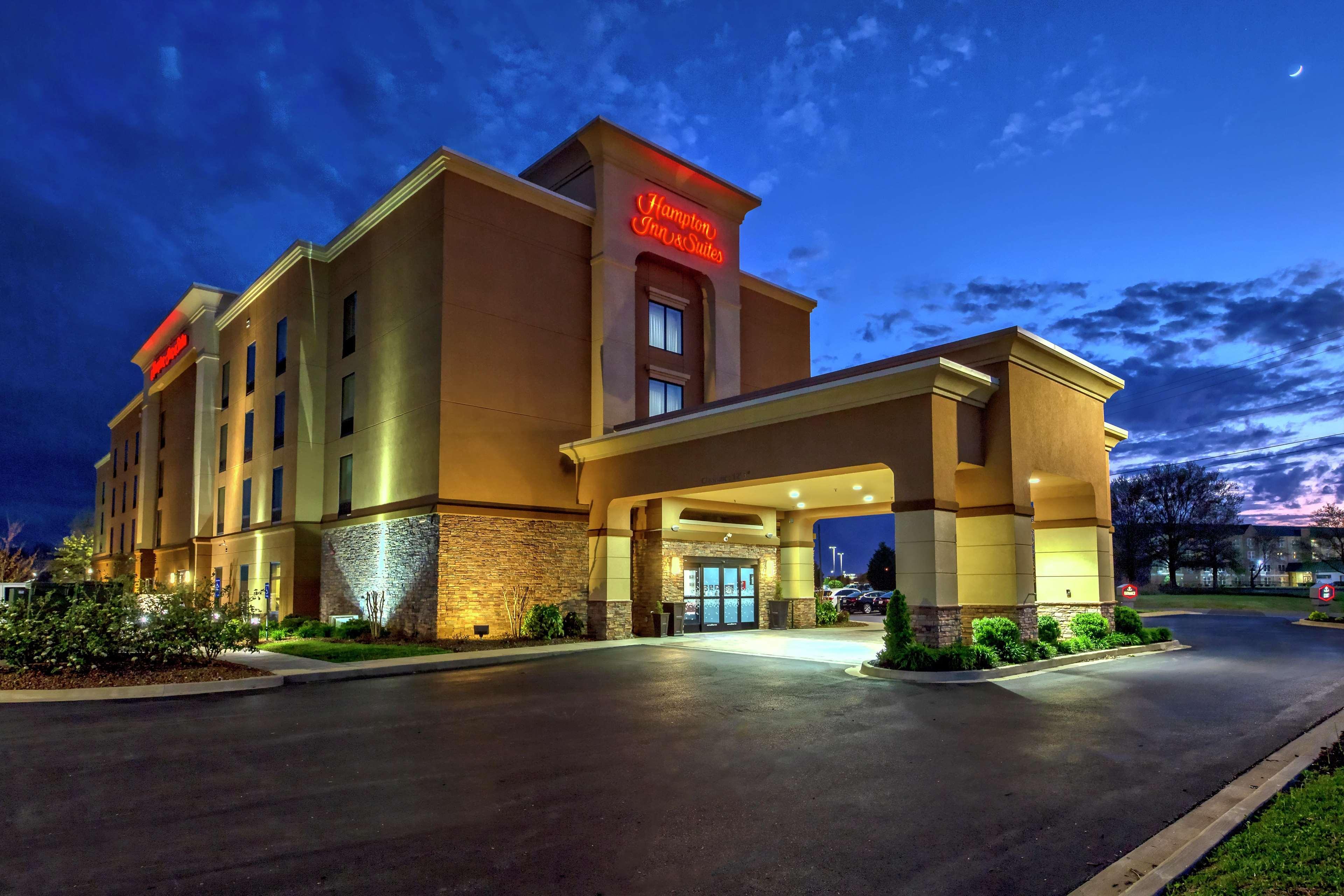 Hampton Inn & Suites Кларксвил Екстериор снимка