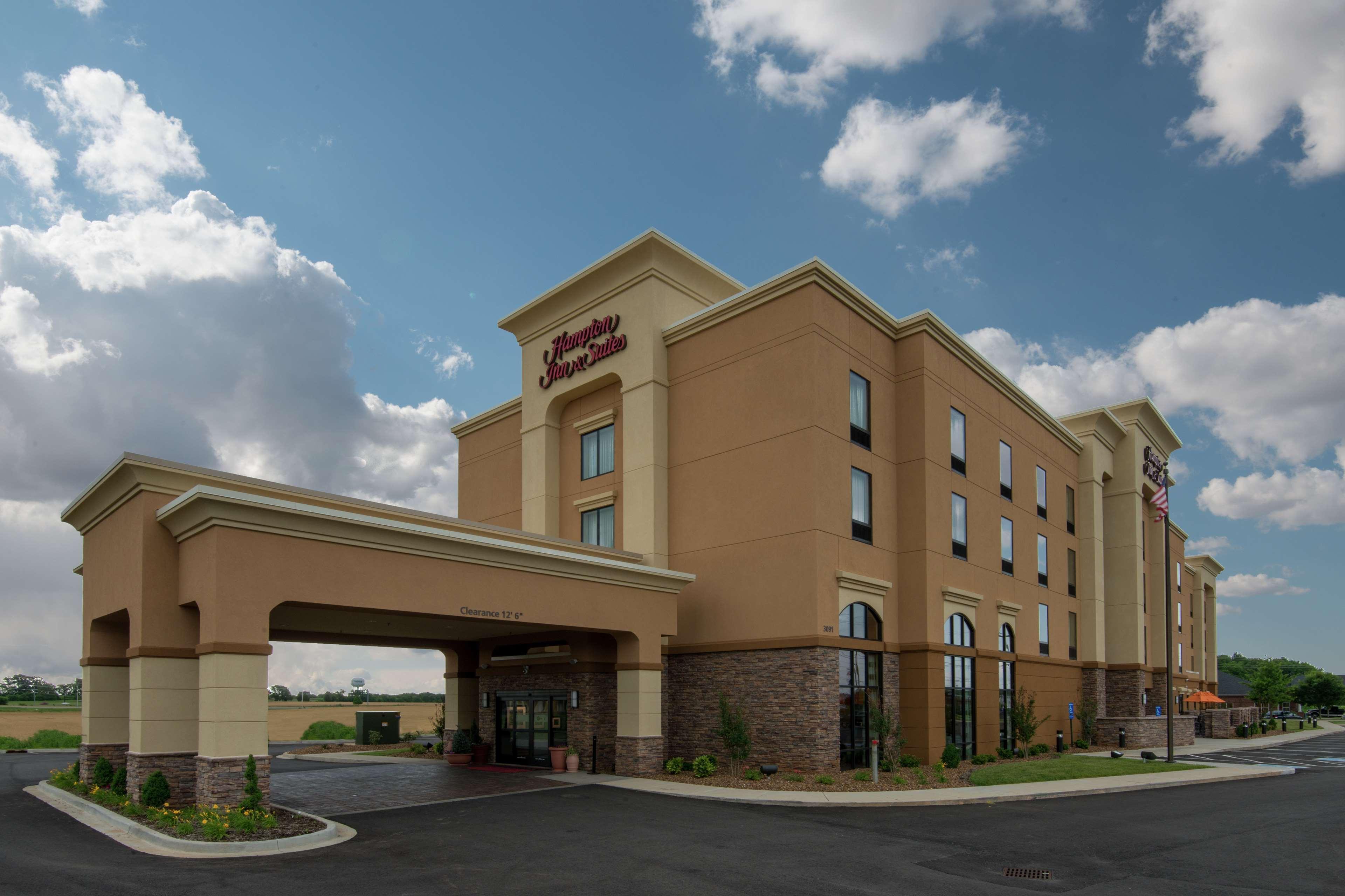 Hampton Inn & Suites Кларксвил Екстериор снимка